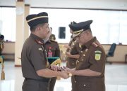 Kajati Agus Salim Lantik Andi Sundari sebagai Asbin Kejati Sulsel