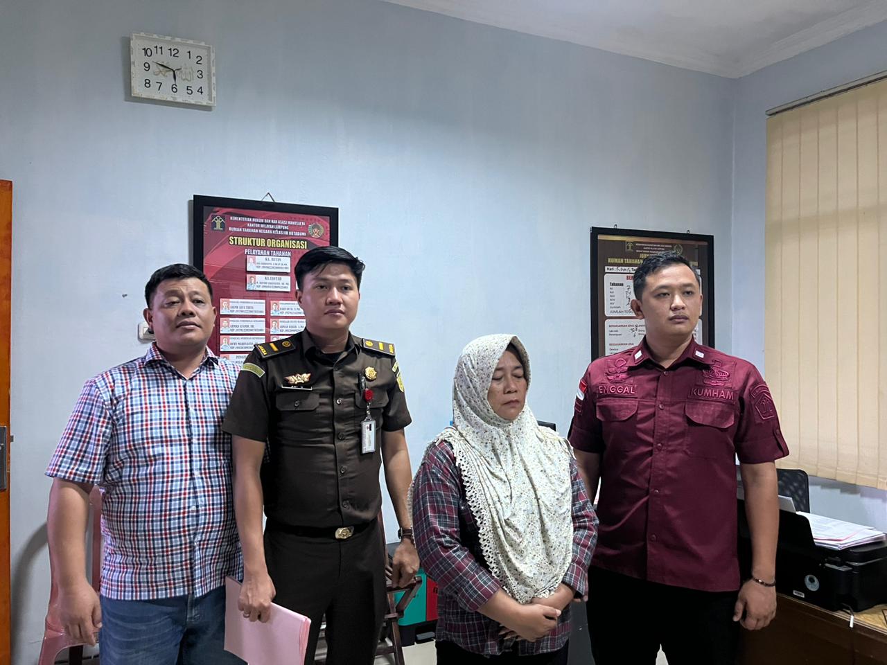 Kejari Lampung Utara Eksekusi Terpidana Pemilu, Ditemukan Bersembunyi di Gudang