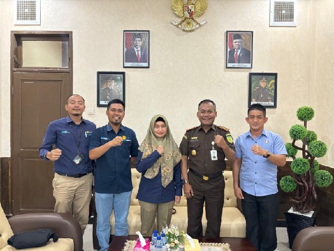 Foto bersama PLN UP3 Sibolga dengan Kejaksaan Negeri Sibolga.