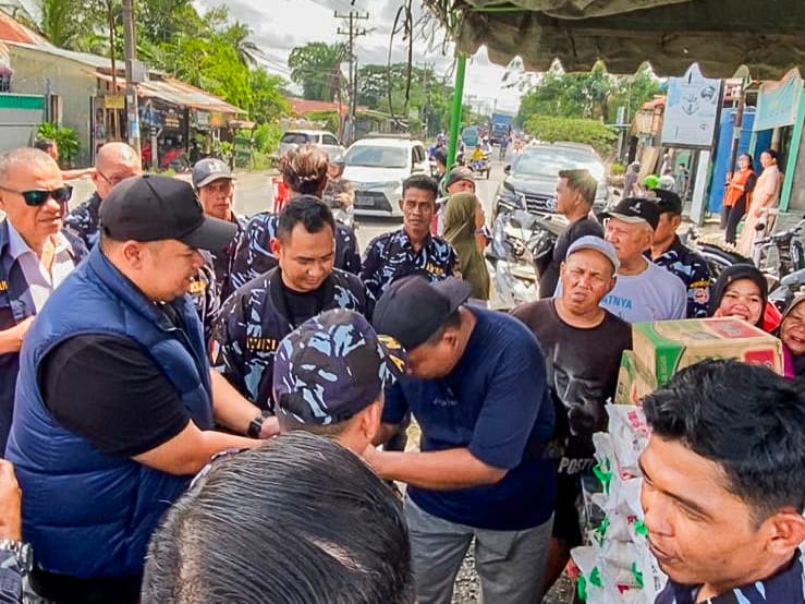 AMPI Medan Salurkan Bantuan Korban Banjir di Medan Labuhan