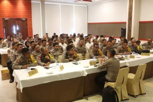 Polri Pantau Arus Lalu Lintas Parapat