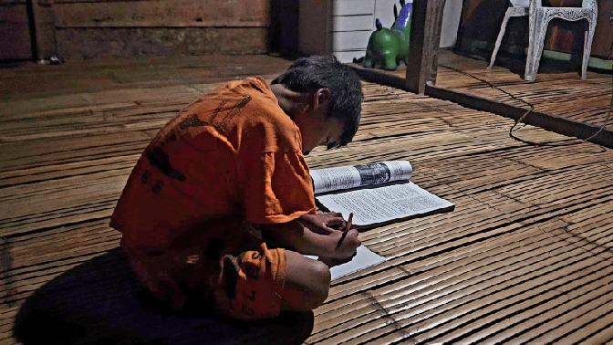 Pemerintah dan PLN Berhasil Listriki 99,92 Persen Desa di Seluruh Indonesia