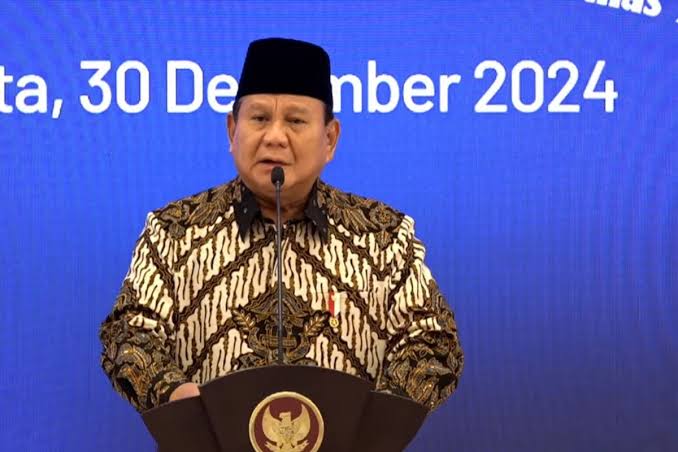 Digaji oleh Rakyat, Presiden Prabowo Minta TNI dan Polri Layani Rakyat Sepenuh Hati