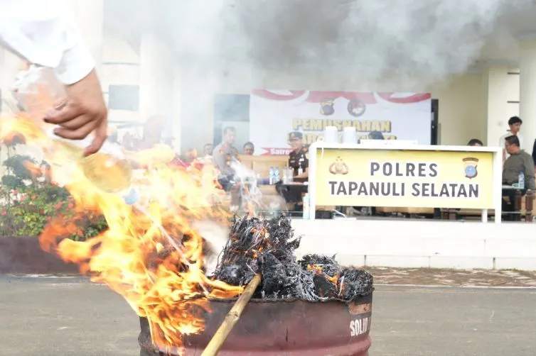 Polres Tapsel Musnahkan Barang Bukti Narkoba