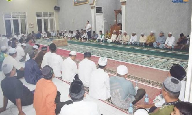 Tim safari Ramadan Pemkab Padang Lawas Beri Bantuan Berupa KIS