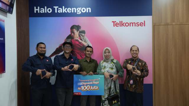 Pedagang Asal Bener Meriah Menangkan Hadiah Grand Prize Rp100 Juta Program Digosok Hepi Telkomsel