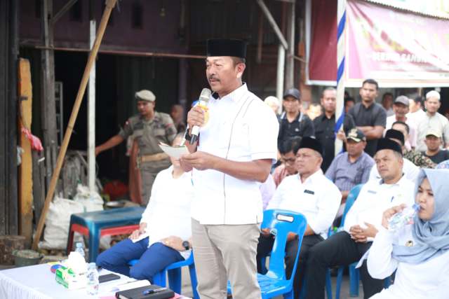 Pertemuan pedagang pasar lama Panyabungan dengan Bupati Madina