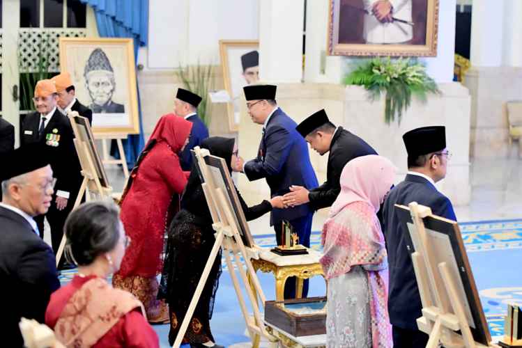 Gubernur Bangga Penganugerahan Gelar Pahlawan Nasional untuk Tuan Rondahaim Saragih oleh Presiden Prabowo