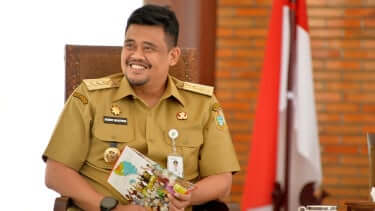 Gubernur Bobby Nasution Serahkan Ranperda APBD Sumut 2026, Fokus pada Lima Prioritas Pembangunan