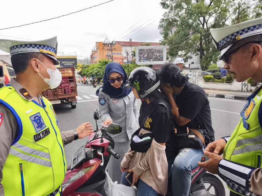 Jasa Raharja Bersinergi dengan Bapenda dan Satlantas Polres Pematangsiantar Gelar Operasi Gabungan Keselamatan Lalu Lintas dan Sosialisasi Pemutihan Pajak Kendaraan 2025