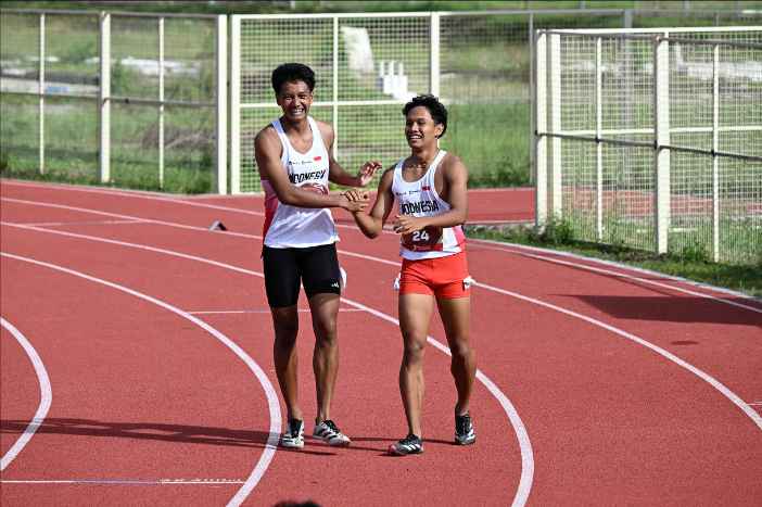 Kejuaraan Atletik U18 dan U20 Asia Tenggara berlangsung dari 15-18 November 2025. Hari kedua, Minggu (16/11) akan dipertandingkan nomor lari 1.500 m, lari 100 m, lompat jauh, lempar cakram, tolak peluru, dan estafet. Atlet lari gawang asal Indonesai Anugrah Setiawan (tengah) memperoleh peringkat pertama disusul rekan satu negara Asyrafi Yusqi (satu dari kiri) sebagai peringkat kedua, kemudian atlet Thailand Rattanya Kadeewong (dua dari kanan) peringkat ketiga, dan Atlet Filipina Ivan Cabanda peringkat empat, serta Mohd Yuzairi atlet Malaysia peringkat lima, pada final lari gawang 110 meter putera U18 event kejuaraan Atletik Asia Tenggara U-18 & U-20 di Stadion Madya Atletik Kawasan Sport Center Sumut, Kabupaten Deliserdang, Provinsi Sumatera Utara, Sabtu (15/11/2025).
