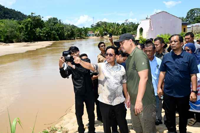 Bobby Nasution Tinjau Sempadan Sungai Sibuluan, Pastikan Rekonstruksi Tanggul dan Hunian Warga Dipercepat